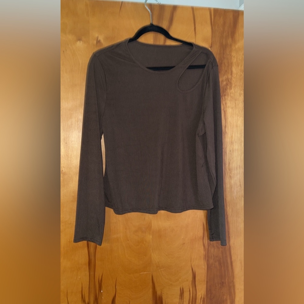 Ridged long sleeve shirt